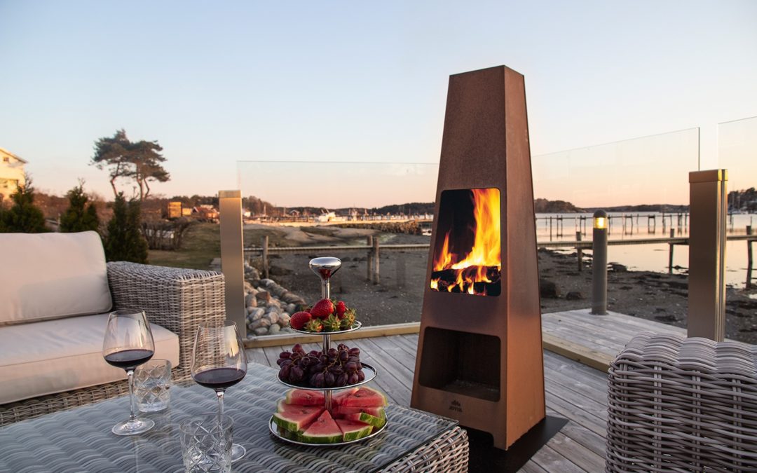 Jotul Loke Outdoor wood fireplace